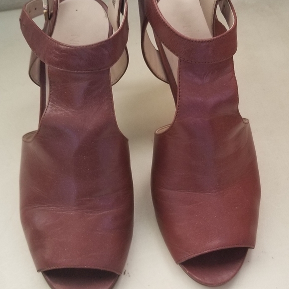 Sandals - Picture 2 of 4